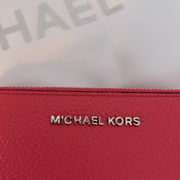 Michael Kors Jets Set small zip card case deep pink with silver hardware NWT - Picture 4 of 8
